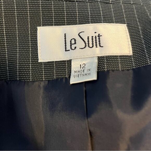 Le Suit Pinstripe Womens Blazer Size 12 Career Academia Minimalist Business - Picture 4 of 4